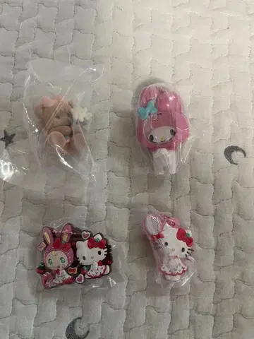 베리에짱 키티 마이멜로디 mikko 라떼 가챠 캡슐 토이
