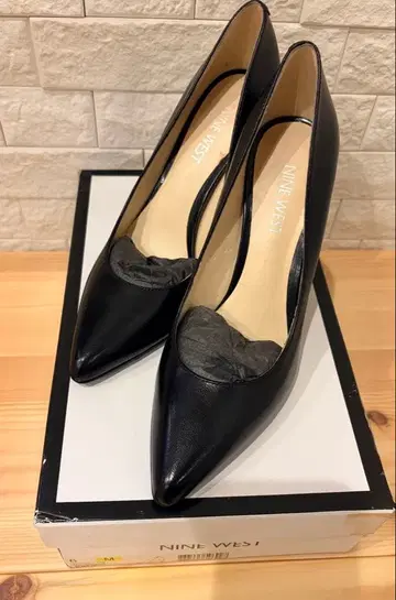 새상품급 NINE WEST 스틸레토 힐 블랙