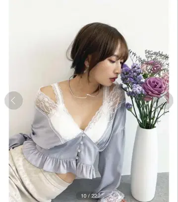 Honey Salon V넥 새틴 블라우스 그레이쉬 블루 스카이블루 그레이