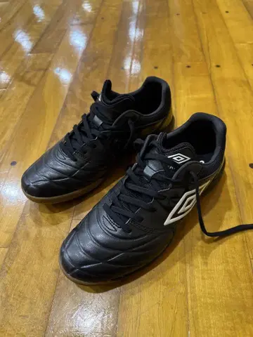 엄브로(UMBRO)(남성용) 풋살 액셀러레이터 사라 WIDE IN
