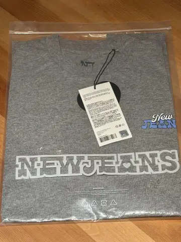 NEWJEANS 그레이 T셔츠
