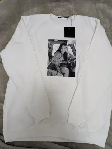 KRHYME DENIM 화이트 맨투맨 DS455 Avalanche