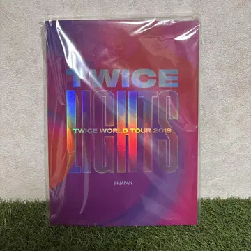 [ TWICE ] WORLD TOUR 2019 LIGHTS 팜플렛