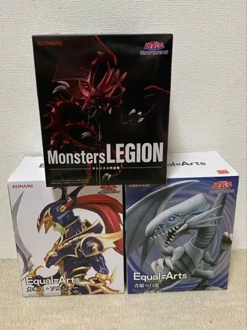 유희왕 오시리스의 천공룡 & 카오스 솔저 & 푸른 눈의 백룡 피규어