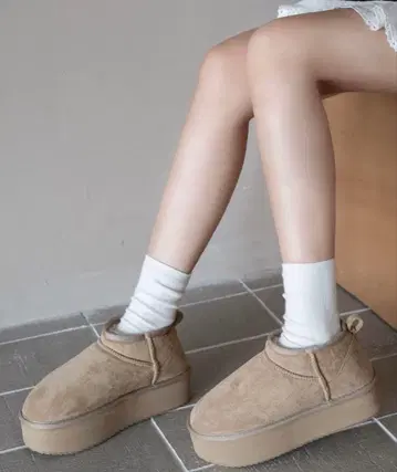 베이지 통굽 어그 부츠