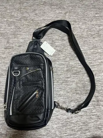 TAKAQ 바디백