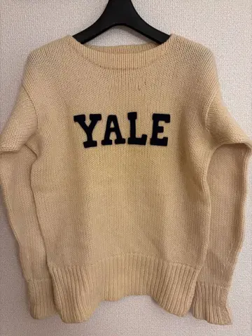 50's Stadium 'YALE' 펠트 패치 울 니트 스웨터