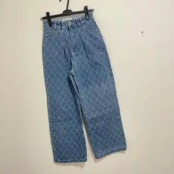 로페피크닉 패턴 데님 턱 와이드 팬츠