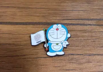 오사카 간사이 박람회 일본관 도라에몽 깃발 핀 배지 핀즈 파빌리온 한정판