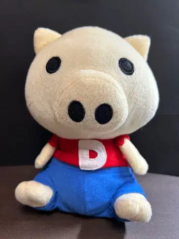 드럭 스토어즈 샵 돼지 인형