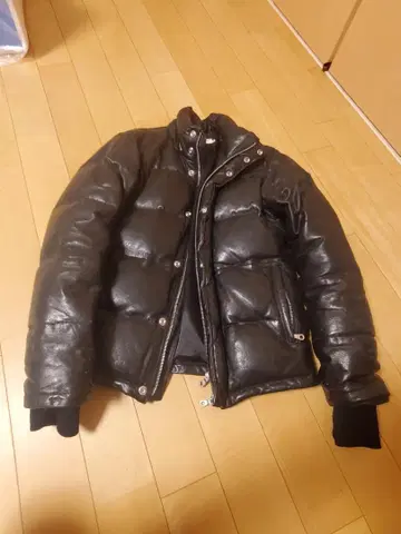 VANQUISH 블랙 가죽 다운 자켓 S