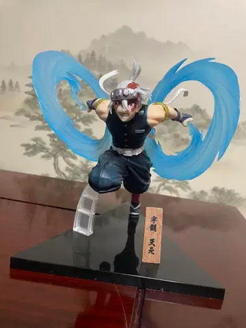 우즈이 텐겐 피규어