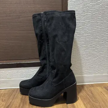 블랙 스웨이드 롱 부츠 하이힐
