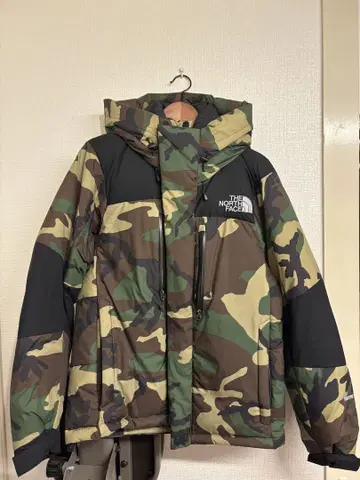 THE NORTH FACE 바르톨로 카모플라쥬 다운 자켓 M