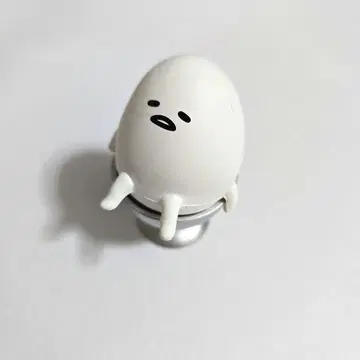 책상에서 뒹굴뒹굴 도와주는 클립 삶은 계란 구데타마 피규어