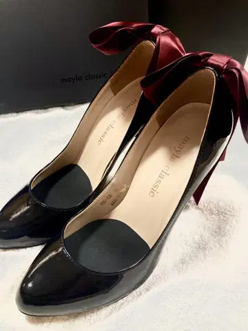 mayla classic 셰드린 리본 펌프스