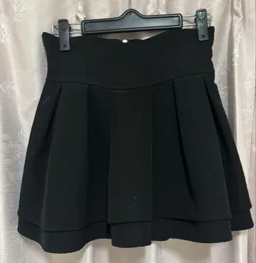미셸 마카롱 슬림 레그 스커트 S 사이즈 블랙