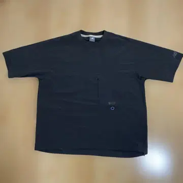거의 새상품 뉴발란스 Oversized Short 티셔츠