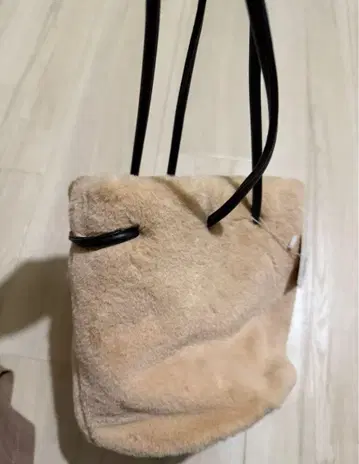 퍼 버킷백