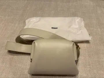 OSOI 크림 가죽 숄더백