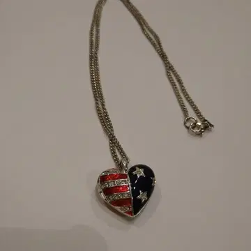 TOMMY HILFIGER 미국 국기 디자인 하트형 로켓 목걸이