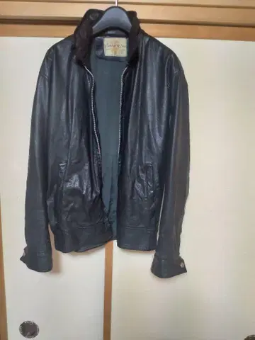 Leather Woods 블랙 가죽 라이더 자켓