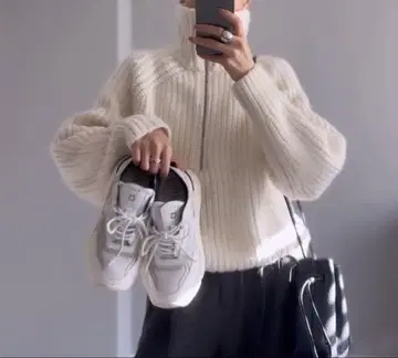H&M 화이트 하이넥 스웨터 L 사이즈