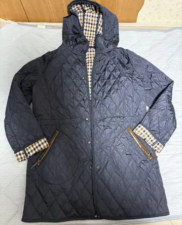 Aquascutum 네이비 퀼팅 자켓