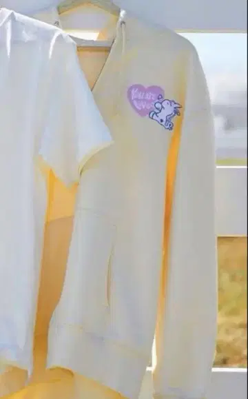 나스 팜 빌리지 사브레짱 후드티 사에코