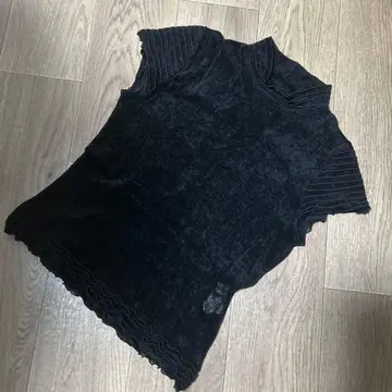 코시노 히로코 블랙 프릴 밑단 T셔츠