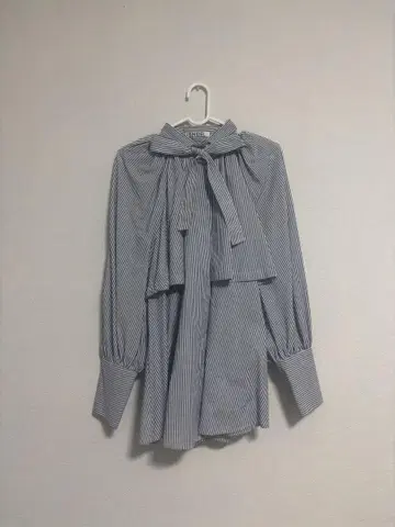 SNIDEL 볼륨 슬리브 보타이 블라우스