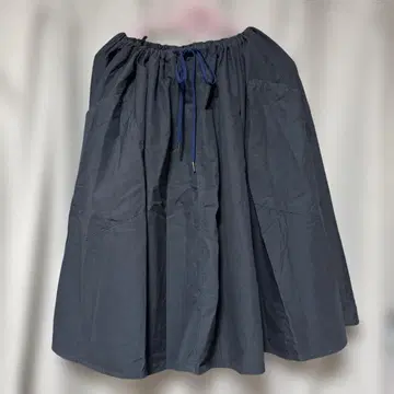 르 글라지크 네이비 플레어 스커트