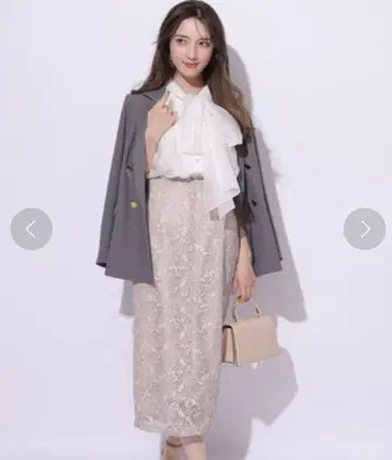 플라워 코드 레이스 타이트 스커트