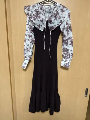 An MILLE 꽃무늬 프릴 옷깃 롱 원피스