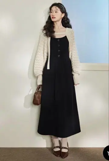 [ 미사용 새상품 ] KUOSE 크롭 가디건과 드레스 M 사이즈