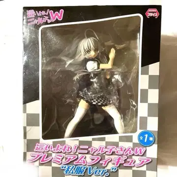 레트로! 기어올라와! 냐루코 양 W 프리미엄 피규어 [ 사복ver ]