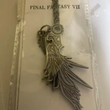 ff7 세피로스 메탈 키링 한쪽 날개
