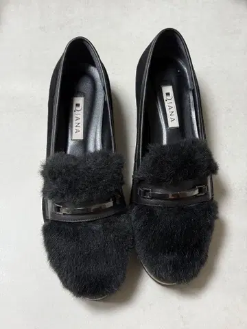 DIANA 블랙 퍼 로퍼 24.5cm