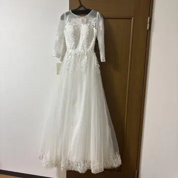 화이트 레이스업 백 웨딩 드레스