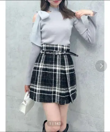 dazzlin 바리에 컴팩트 미니 스커트 S 사이즈 블랙