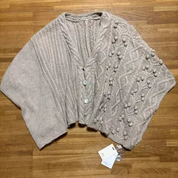 새상품 택 포함 Jena 제나 에스파스 메르베유 케이블 니트 판초