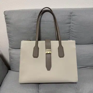 [ 가격 인하 ] FURLA 핸드백 여성용