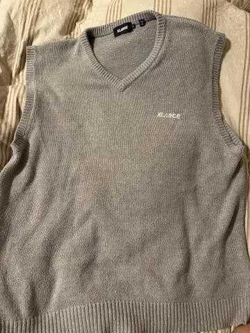 XLARGE 그레이 V넥 베스트 XL