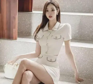 화이트 포켓 부착 미니 원피스