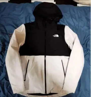 The North Face 마운틴 파카 블랙/화이트