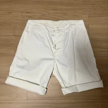 하프 팬츠 화이트