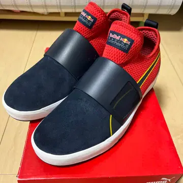 푸마 x 레드불 레이싱 콜라보 스니커즈