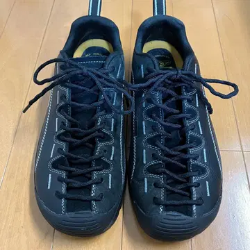 KEEN x THC JASPER 15주년 스니커즈 블랙 27.5cm