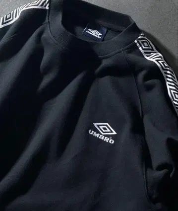 UMBRO/엄브로 별주 래글런 슬리브 라인 맨투맨