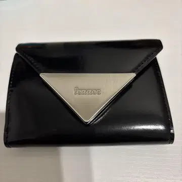 블랙 삼각형 플레이트 fennec 3단 폴더형 지갑